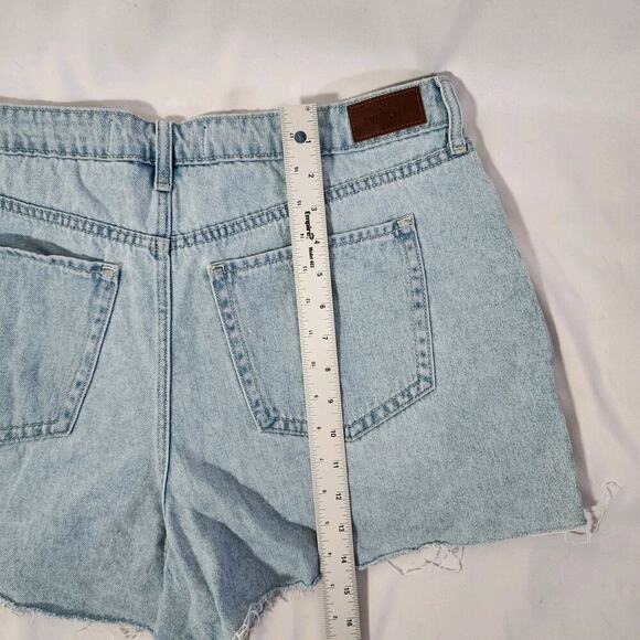 Hollister Ultra High Rise Mom Shorts Size 33 Denim Jean Cut Off Cotton - Picture 4 of 7